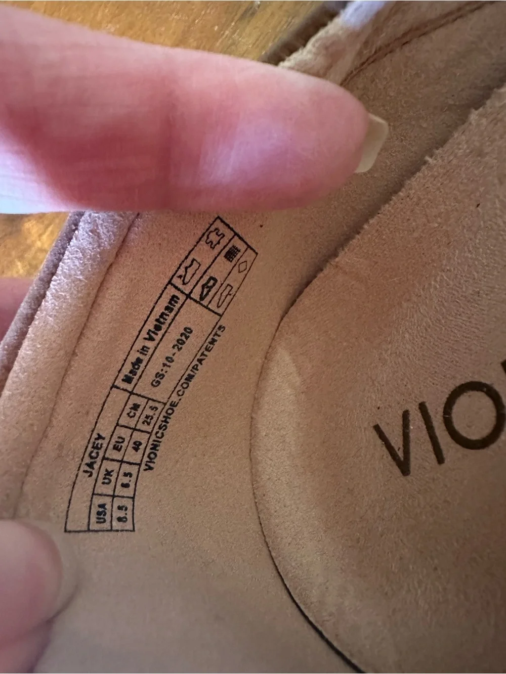 Vionic Jacey tan leather wedge comfort shoes ladies size 8.5